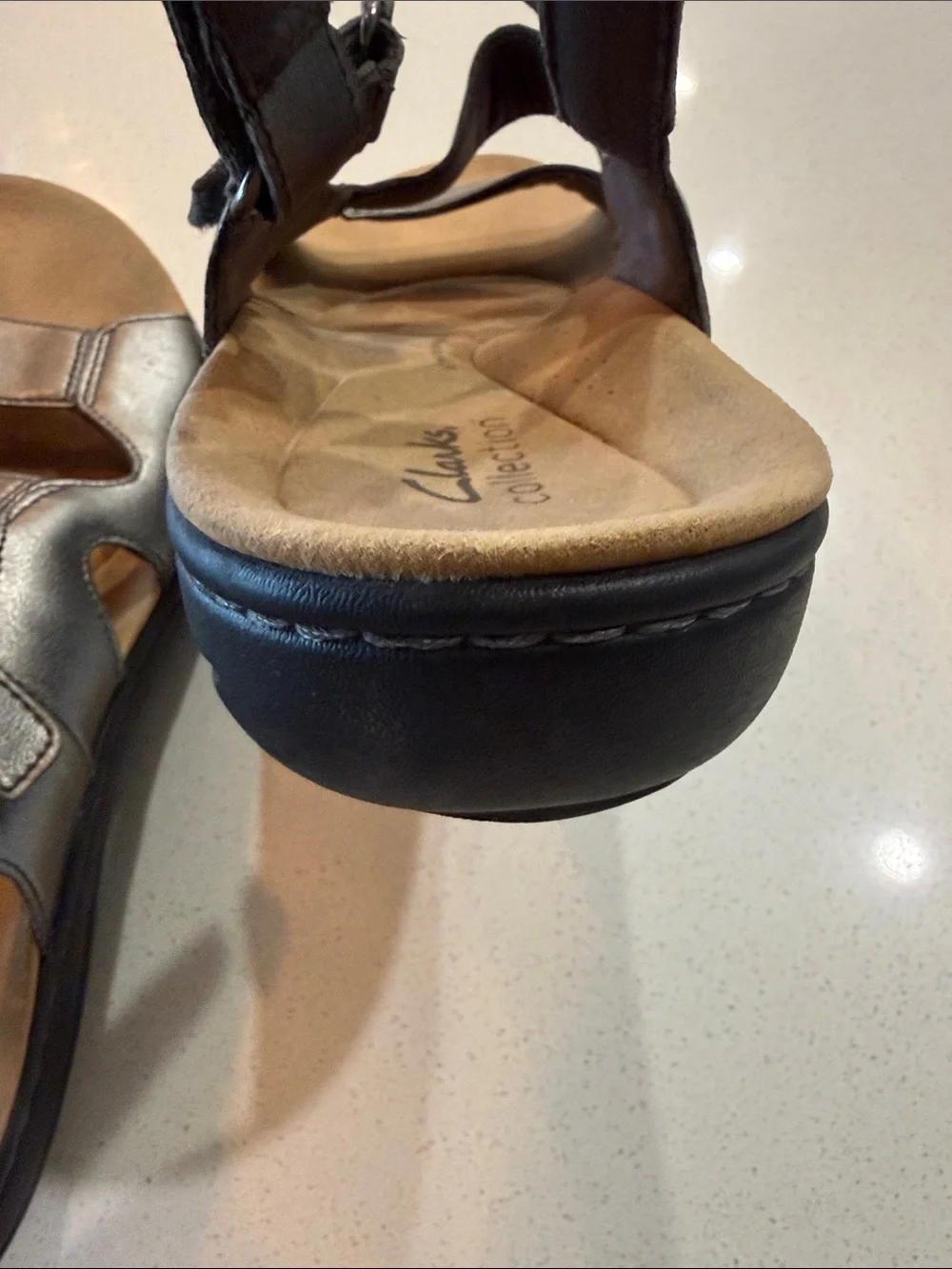 Clarks Women's Metallic Silver Strappy Comfort Sandals Size 11